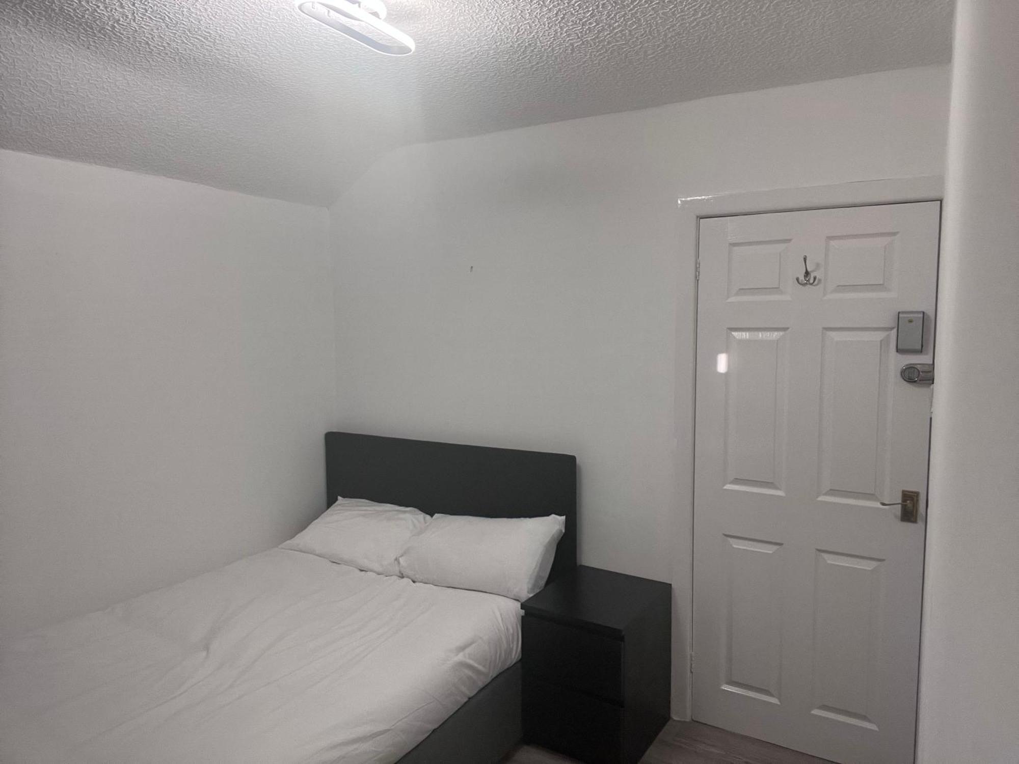 Room Of Bliss Radcliffe エクステリア 写真